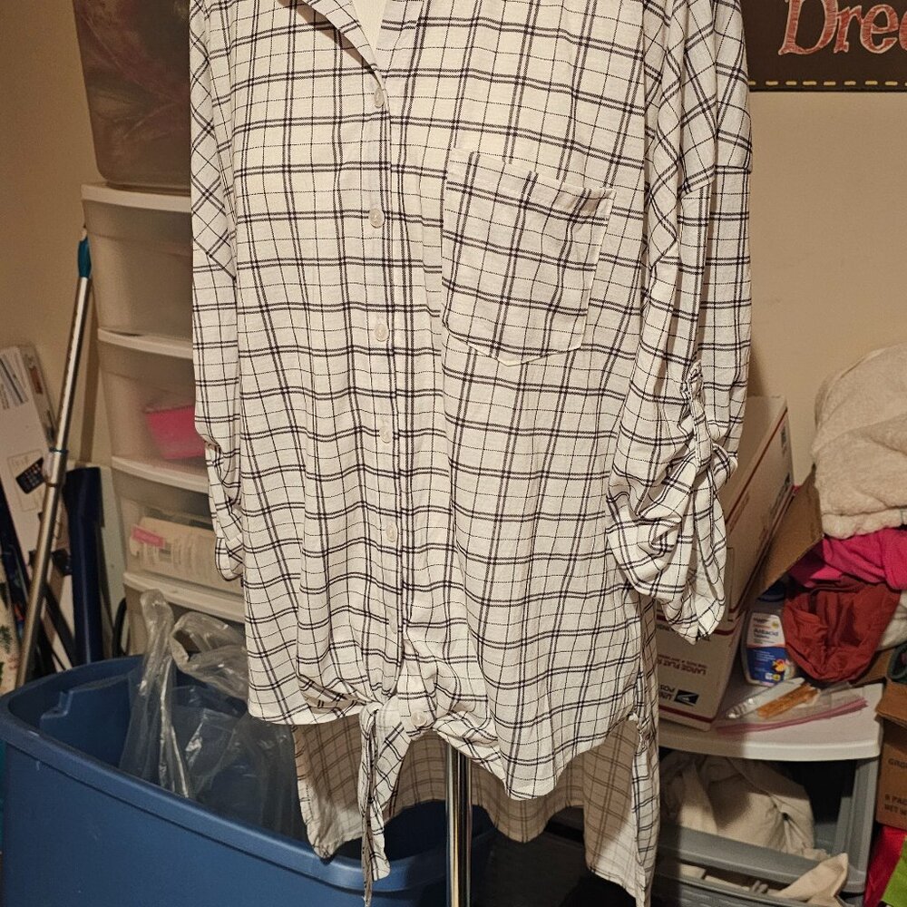 Eden & Olivia Plaid Button-Front Tunic Top | Roll Tab Sleeves | Size L